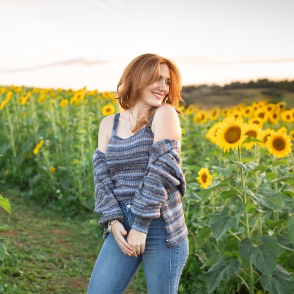 Meet your Posher, Caitlyn - Picture 2 of 2